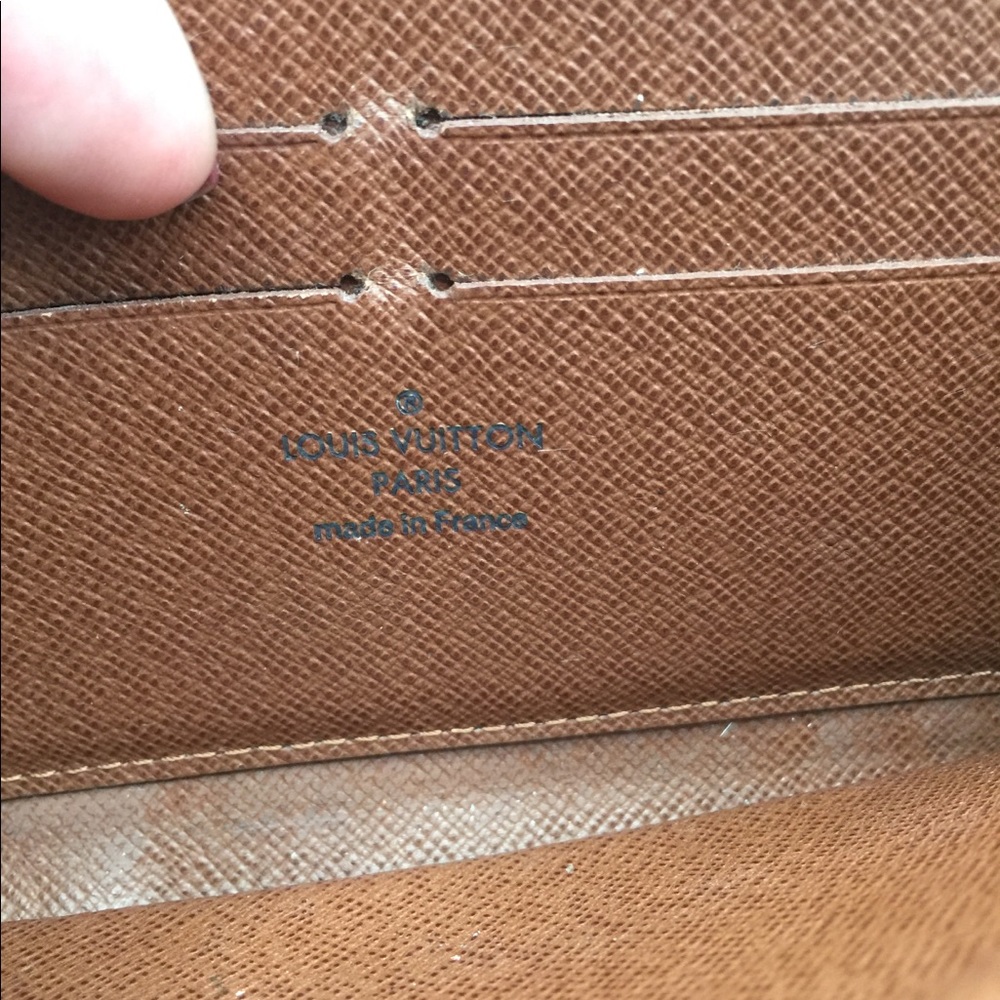 Authentic Louis Vuitton Monogram Zippy wa… - Picture 8 of 16